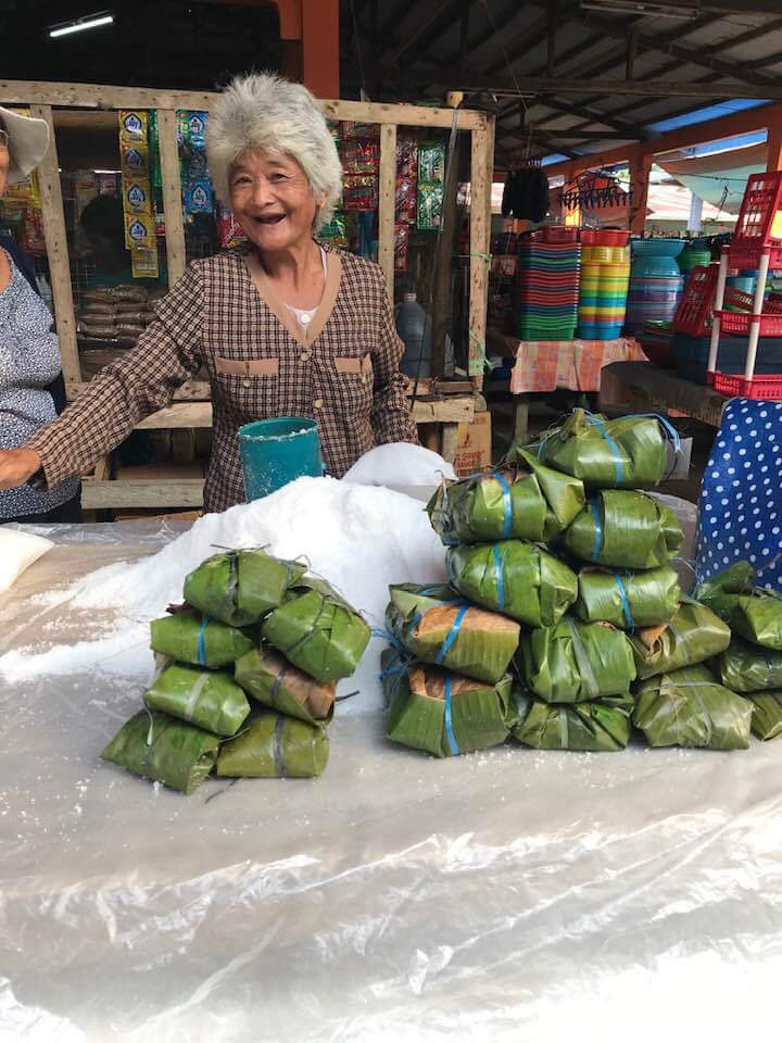 Vendor from Catigbian, Bohol uses banana leaves instead of plastic  packaging