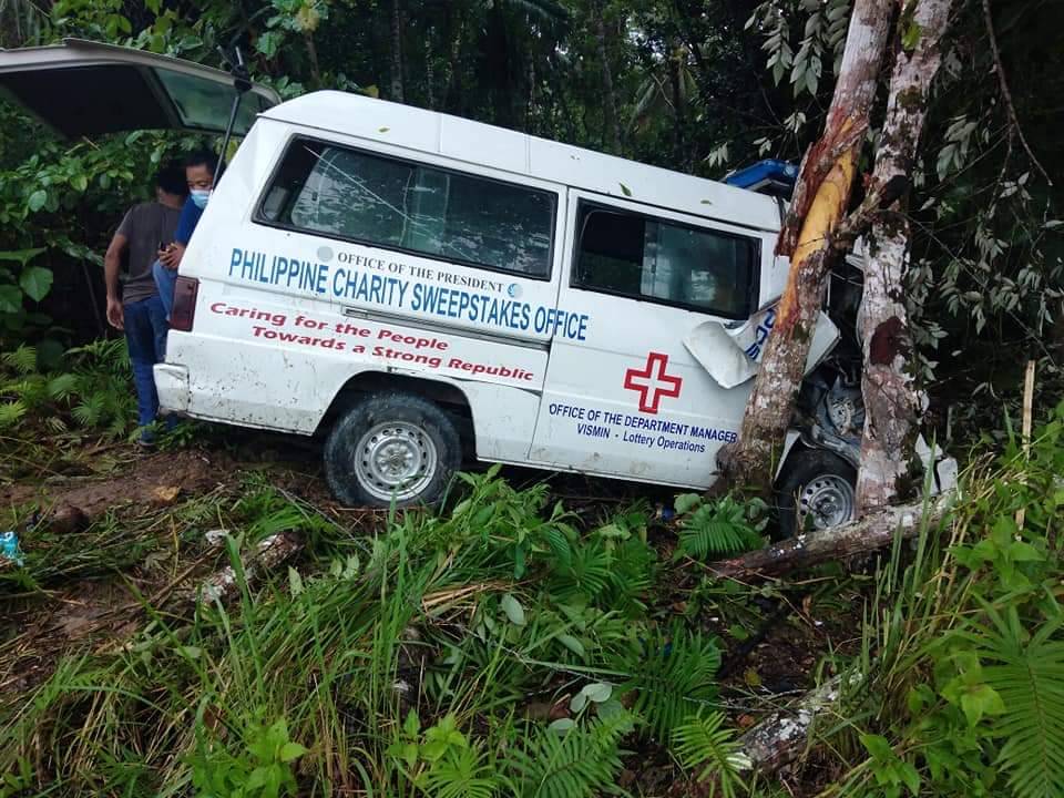 2 teens hit by ambulance, critically injured in Batuan