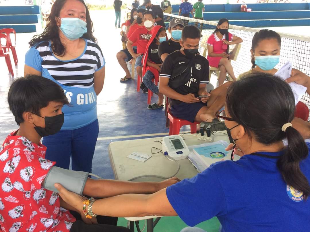 Gov’t workers accompanying kids for vaccination, excused