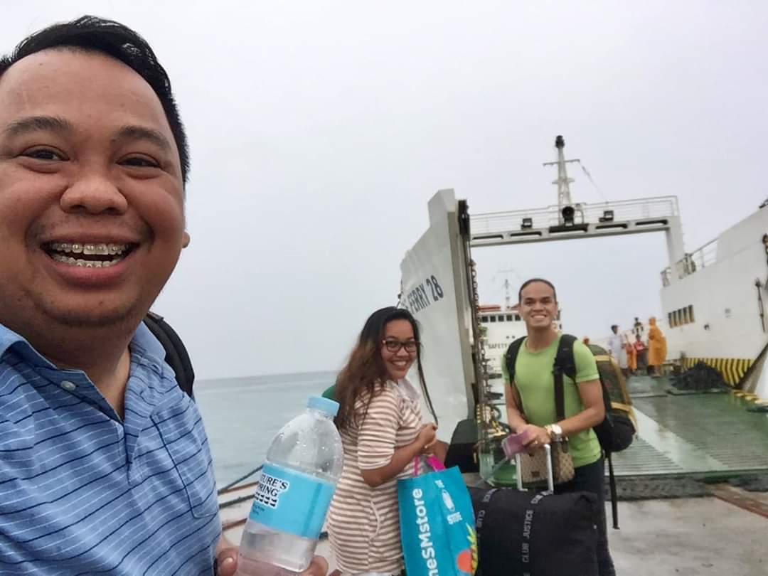 Call center agent travels 18 hours from Cebu to Bohol to spend Christmas with family