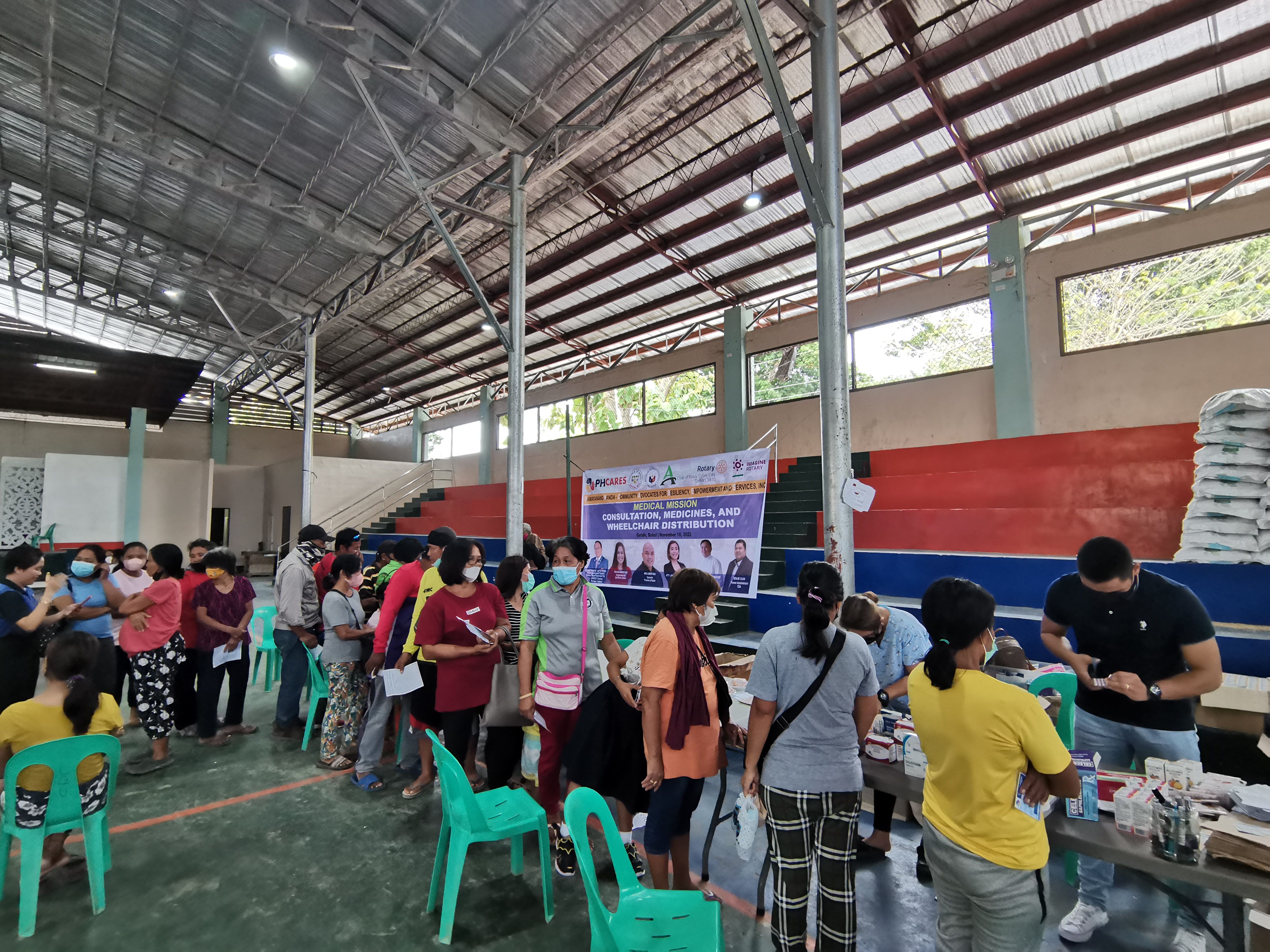 300 residents from Getafe benefit from medical mission by PH Cares