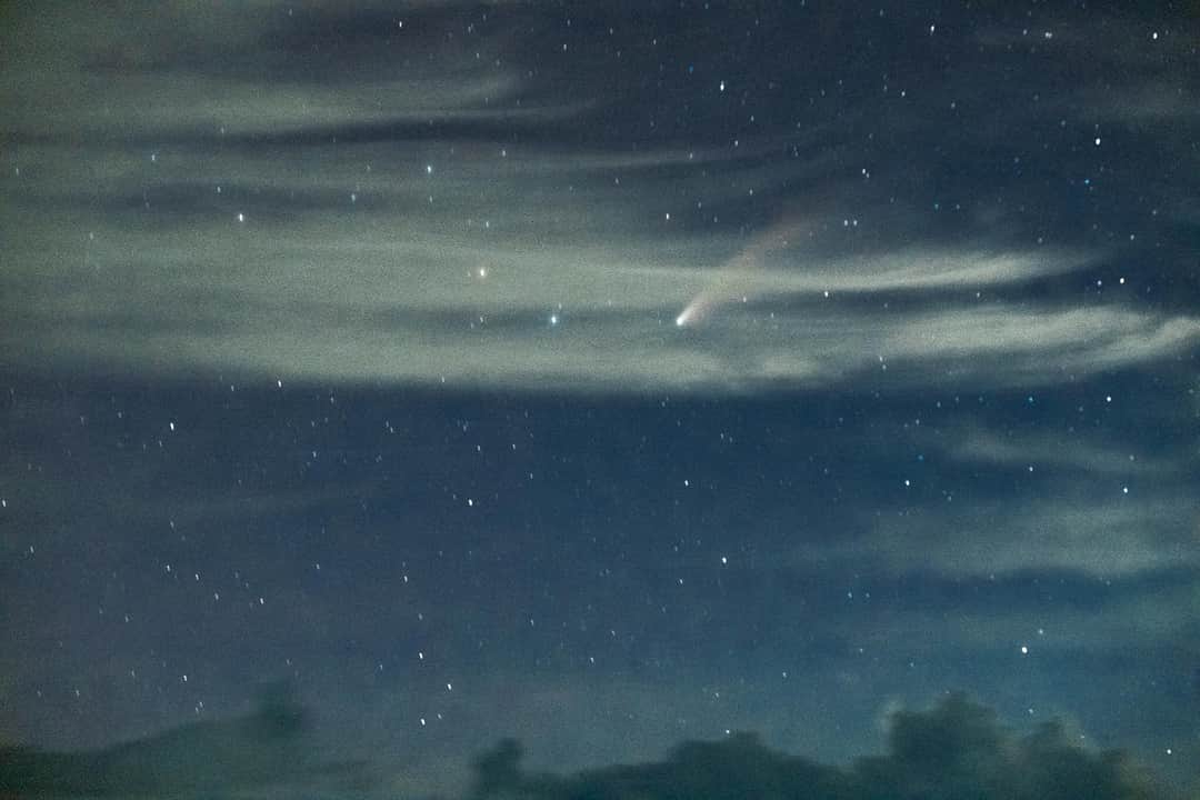 Comet NEOWISE spotted in the skies of Calape