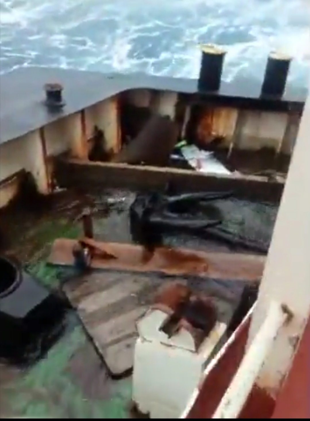 Cargo vessel battered by strong waves at Bohol Sea- crew