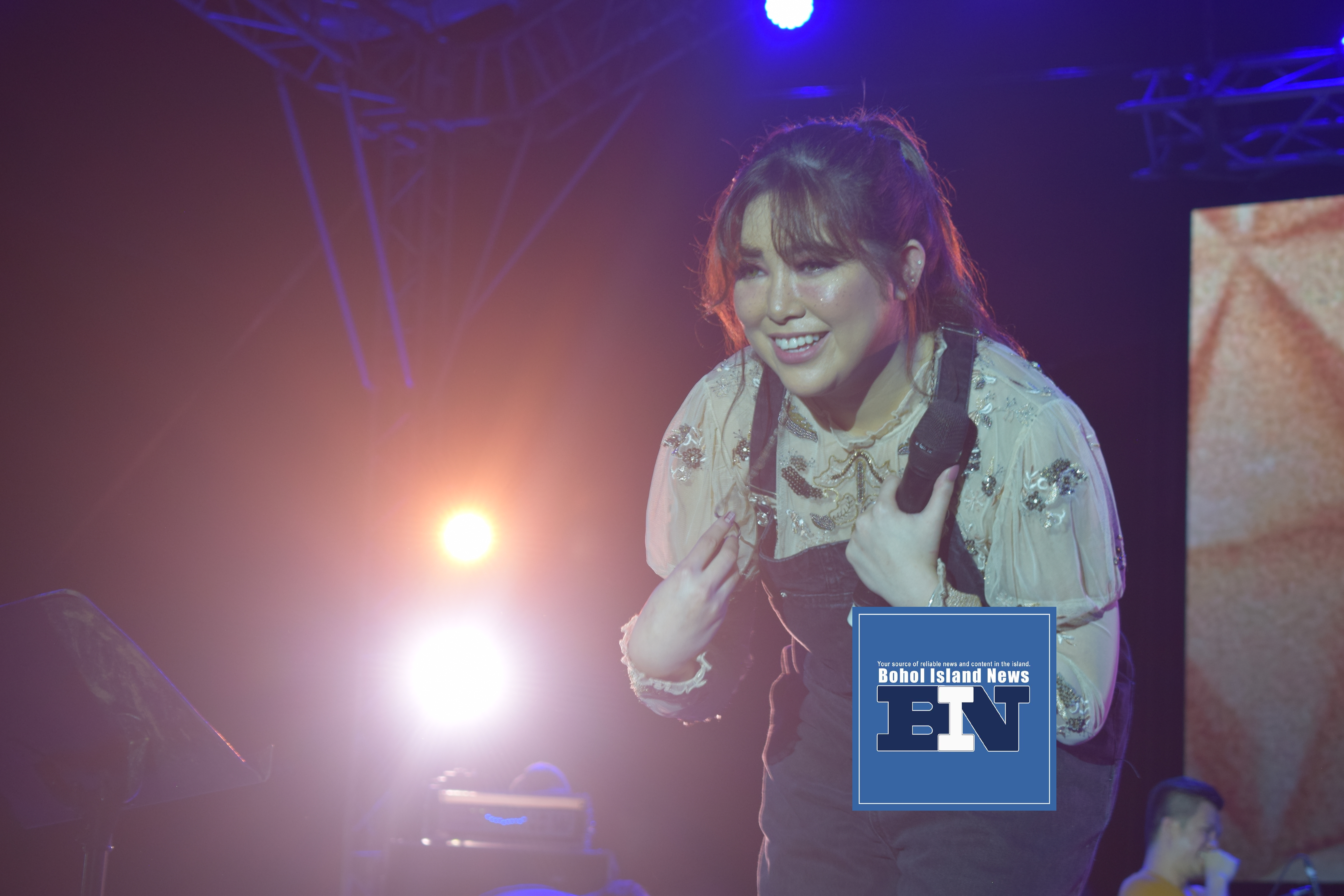 Moira holds incredible concert in Bohol