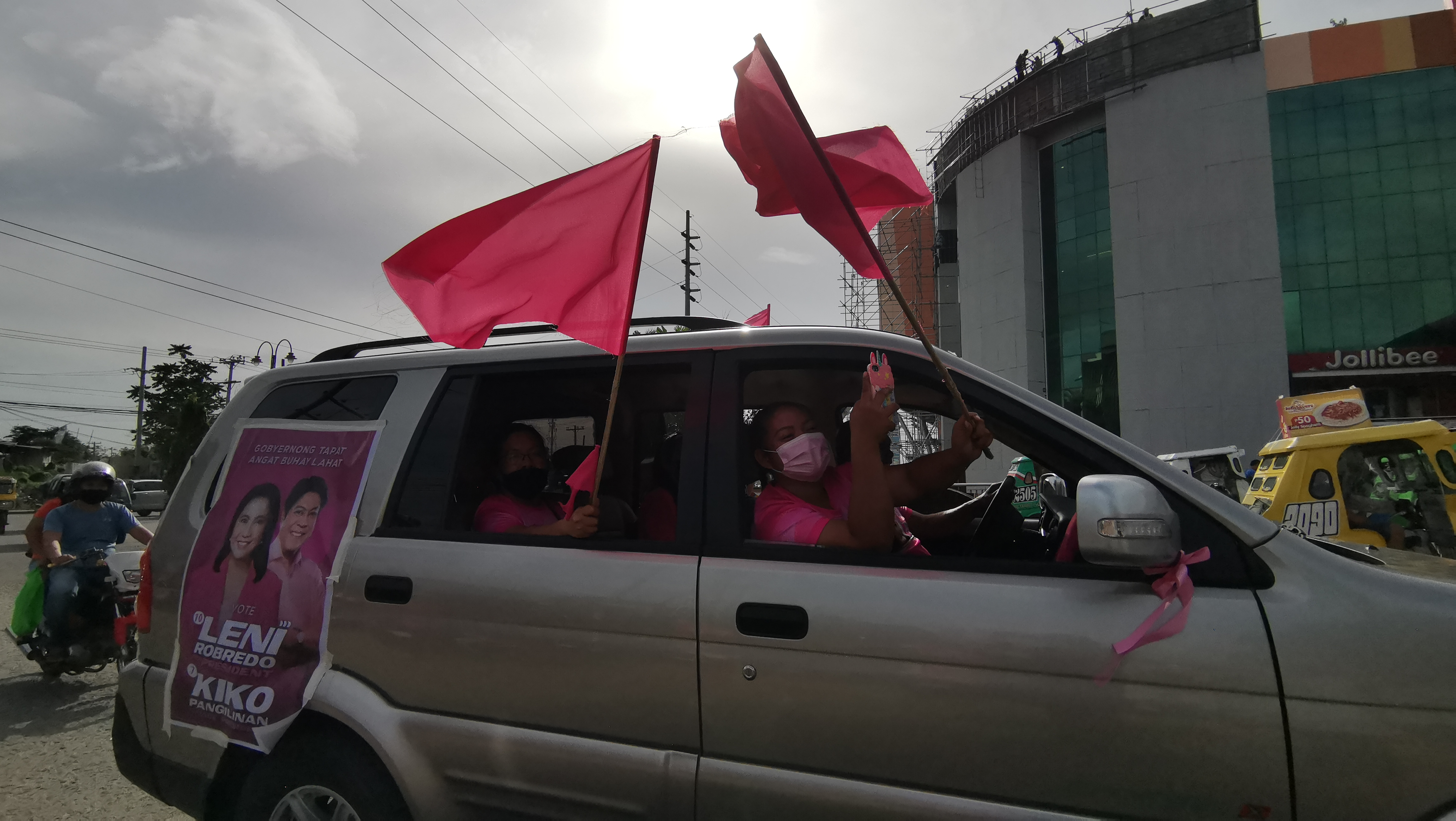 Leni & Kiko supporters hold pink caravan in Bohol