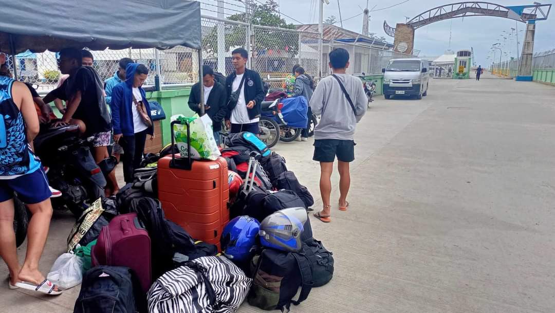 LOOK: 43 ka estudyante nga gusto mupauli sa Leyte nangayo og tabang human sila mastranded sa lungsod sa Ubay, Bohol