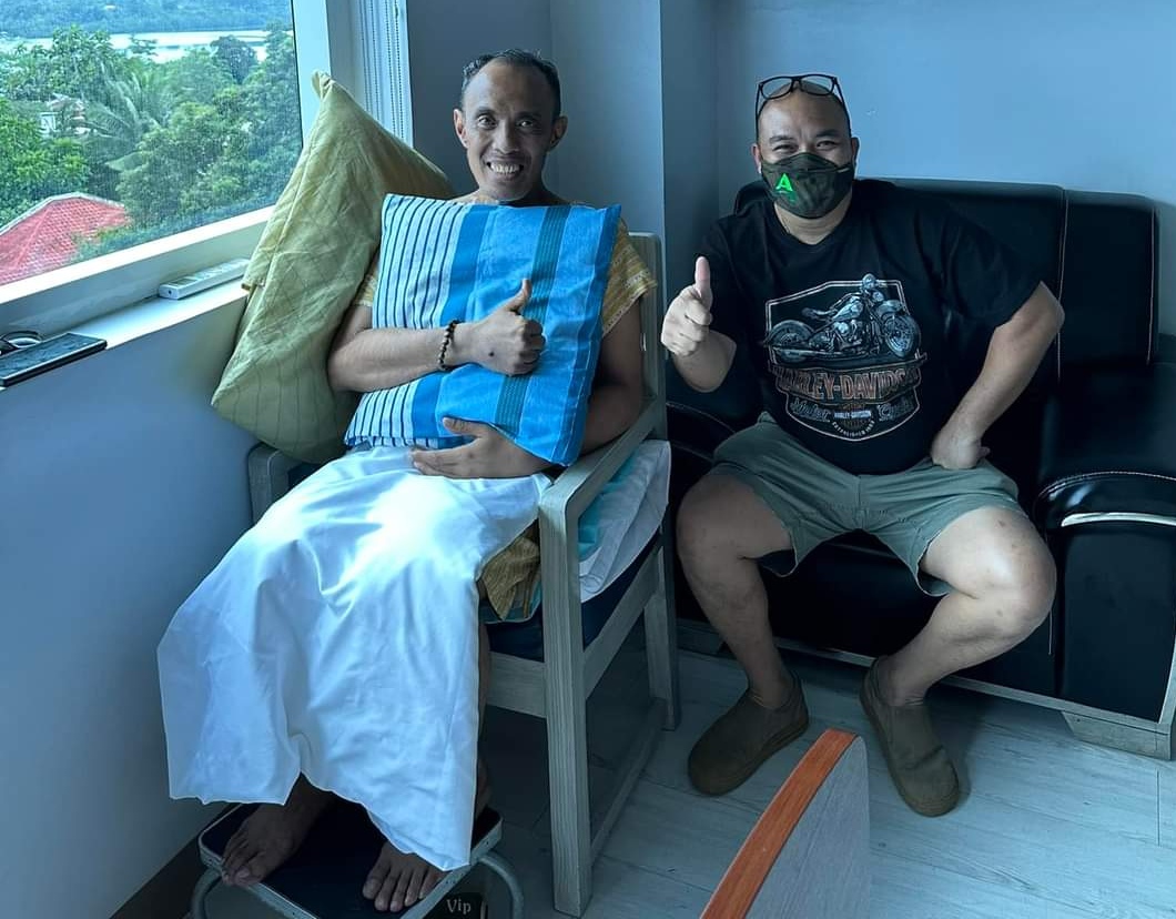 Bohol Vice Gov. Victor Balite celebrates Christmas at hospital