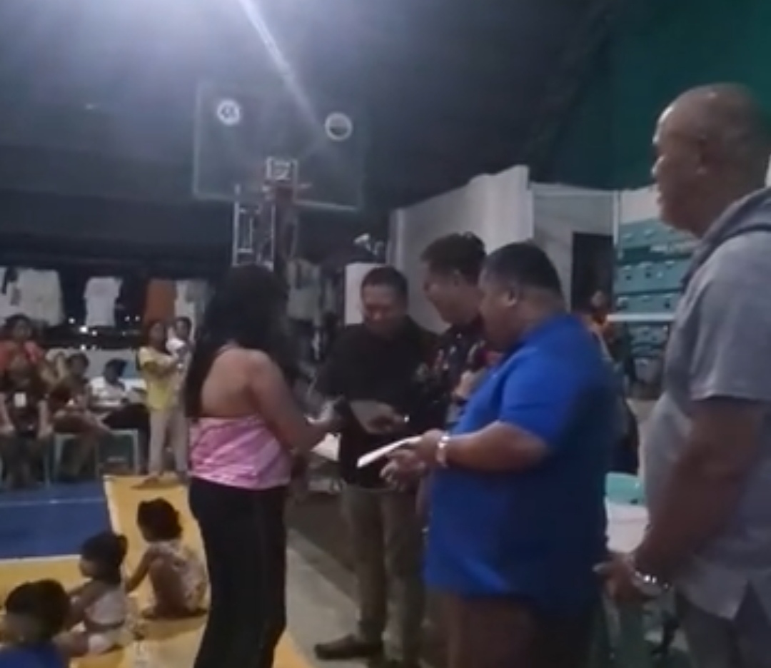 Rotary Club of Pasay Cyber City donates cash to Tagbilaran fire victims