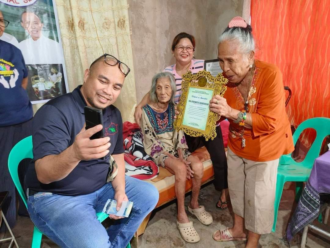 5 Boholano centenarians get P100k cash gift