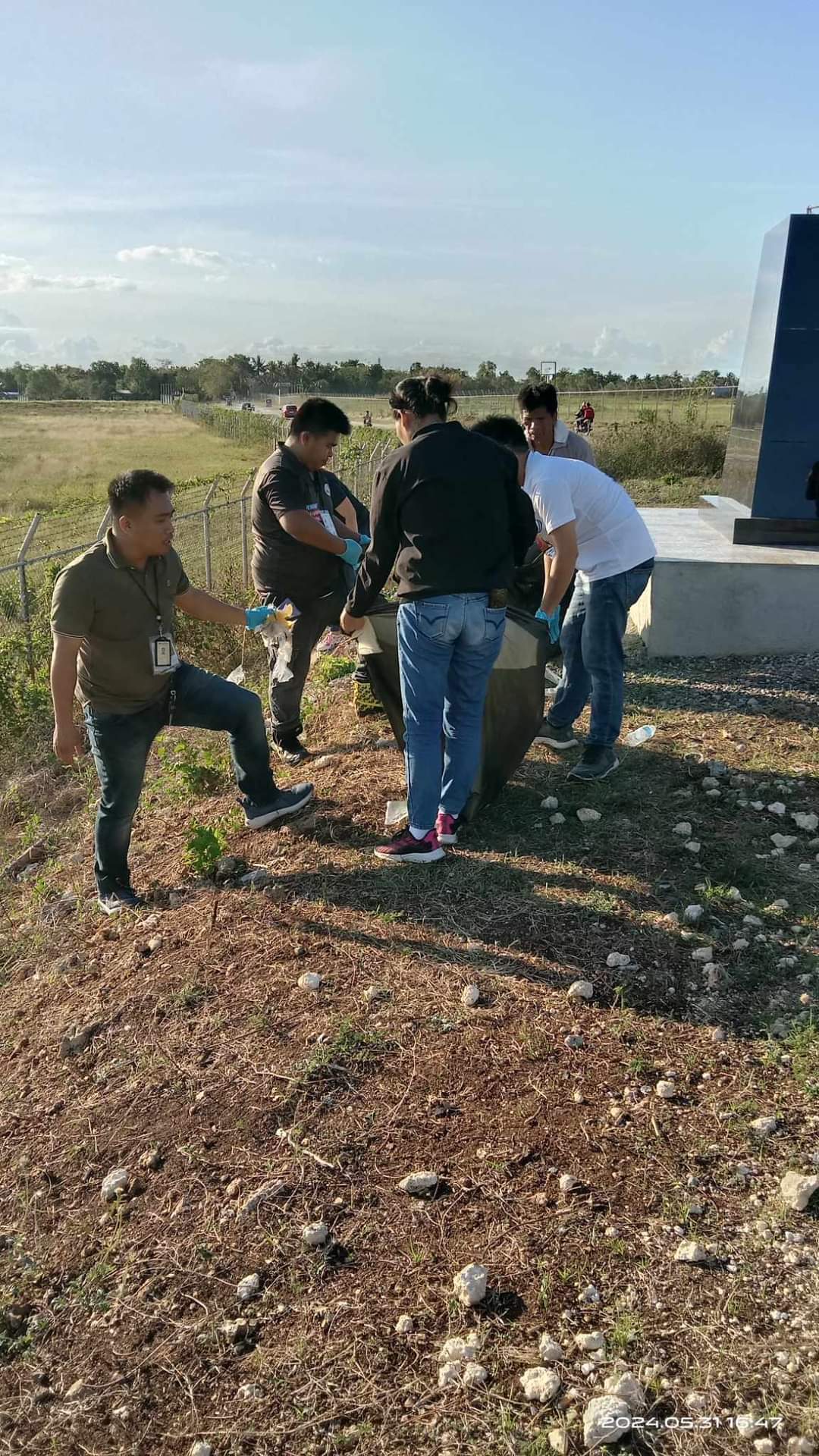 LOOK: Mga basura nakuha sa airport road sa Bohol Panglao International Airport