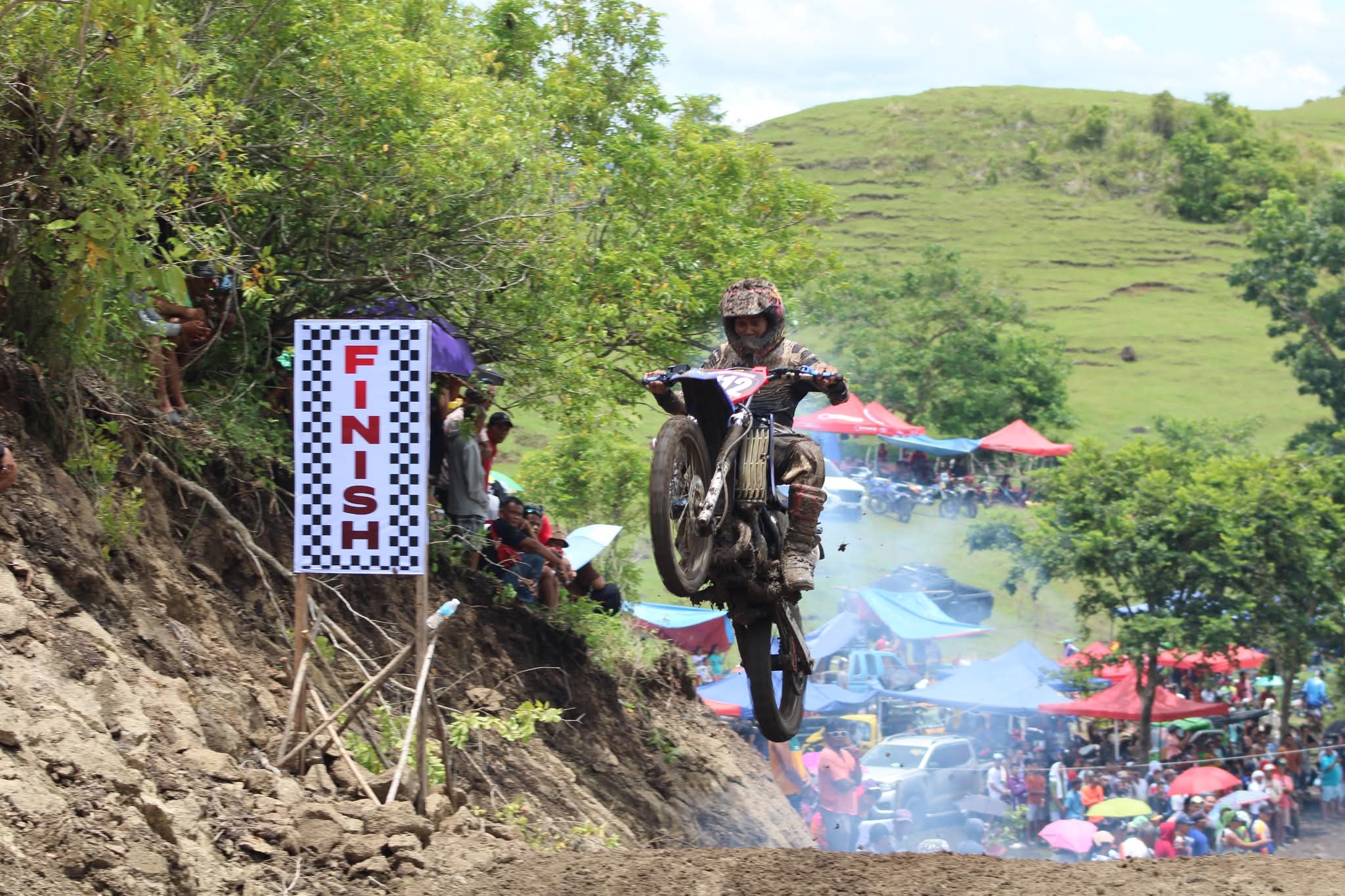 Guindulman’s first Motocross Race draws huge crowd, ends in success