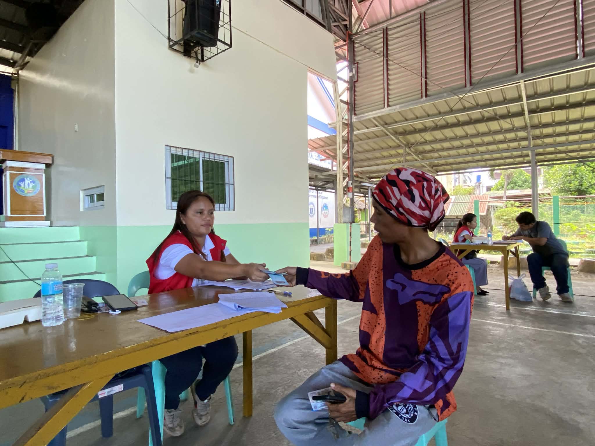 2,959 tricycle drivers in Tagbilaran get DSWD cash aid