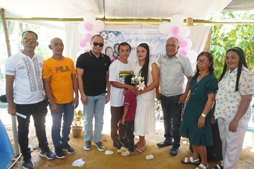 Newlywed couple receives home through PNP-Bohol, Aumentados’ housing program
