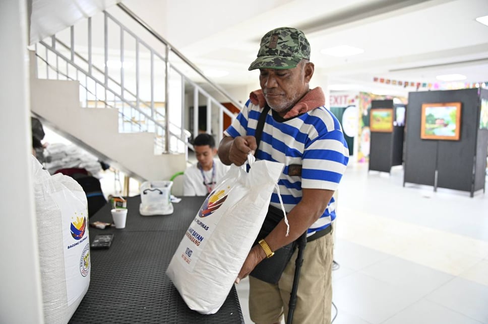 National rice subsidy program benefits 705 families in Tagbilaran City