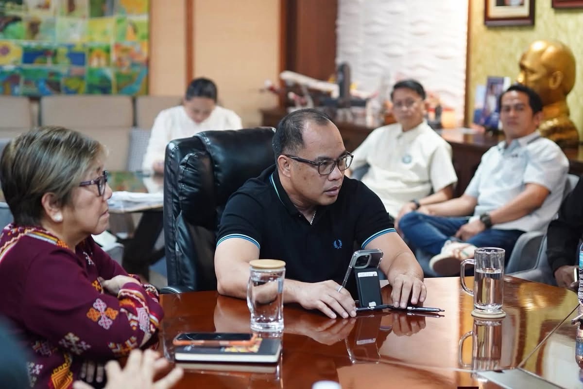 Bohol governor orders tighter security in schools after Zamboanga shooting