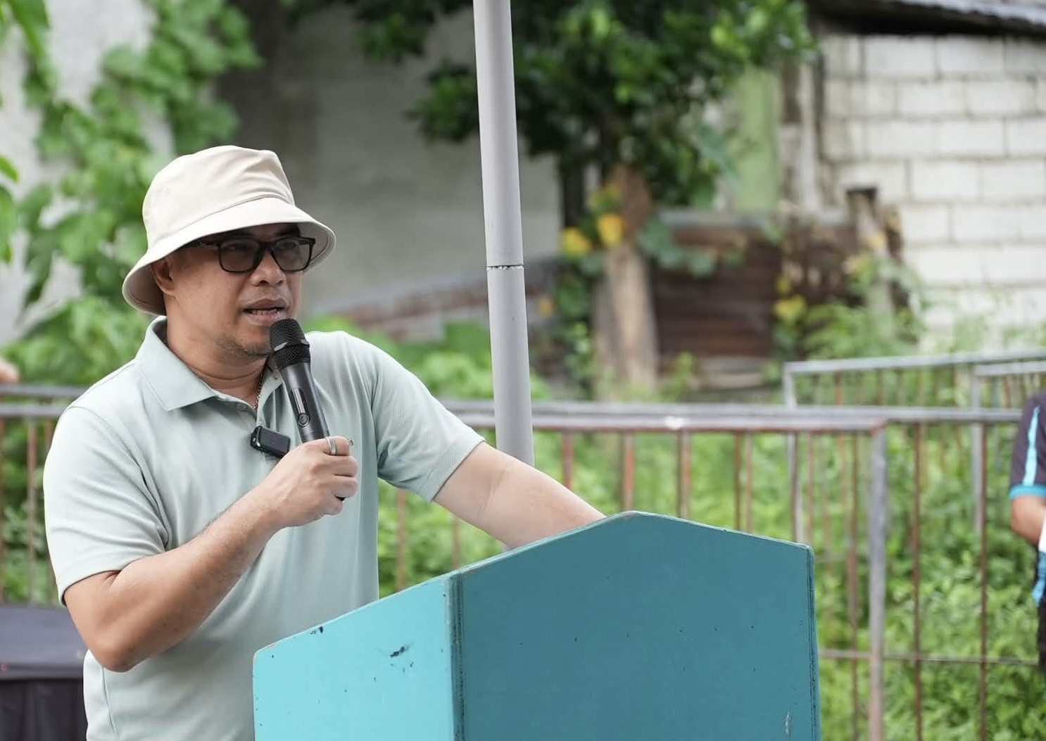 Guv Aris orders speedy probe into robbery of 2 Chinese tourists in Loay